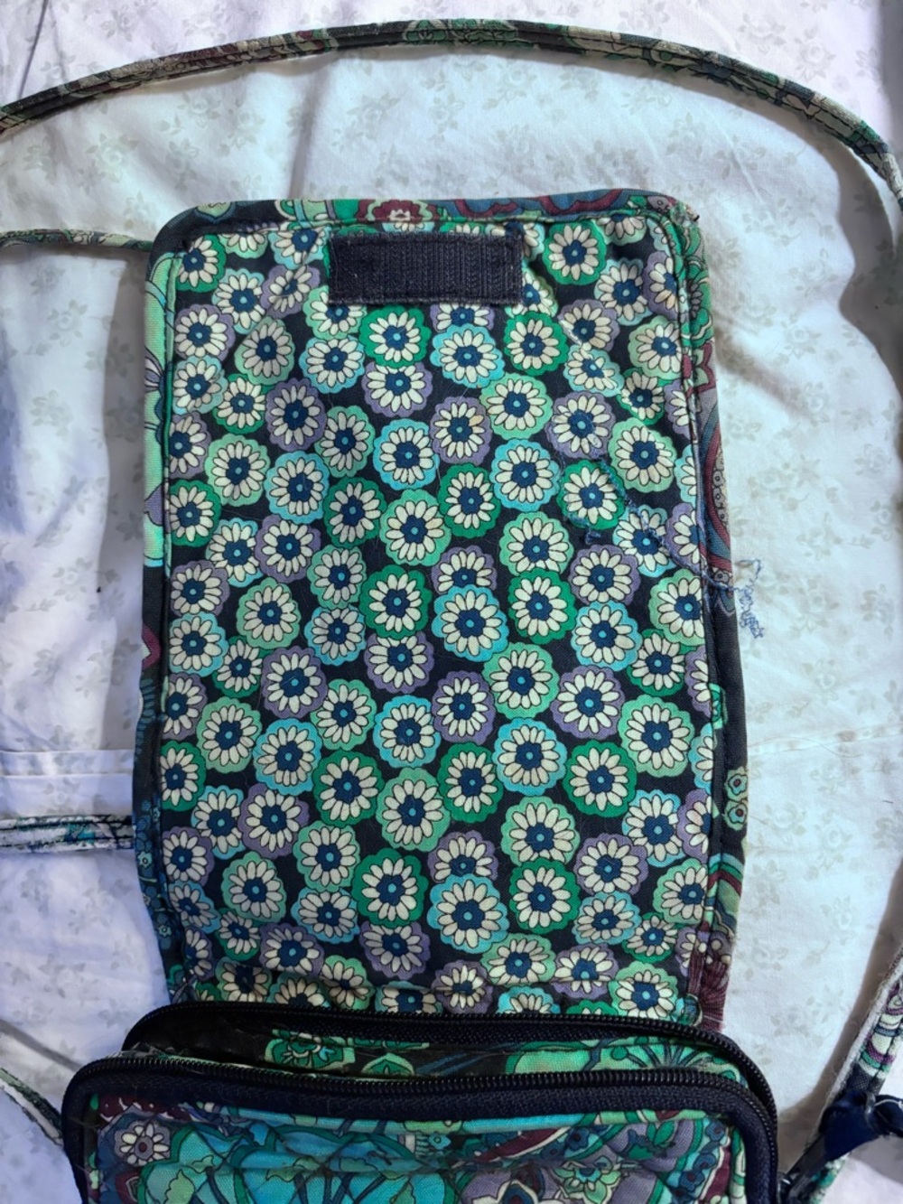 Vera Bradley Green Paisley Quilted Crossbody Bag - Picture 5 of 7